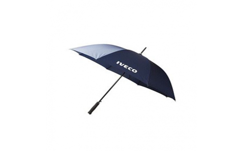 Parapluie Iveco, modèle golf, couleur bleu marine. Fourni avec tige et des bâtons en métal et poignée en plastique ; équipé d'un mécanisme automatique. Matériel : Polyester